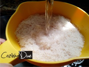 Lavando arroz